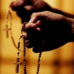 rezando rosario